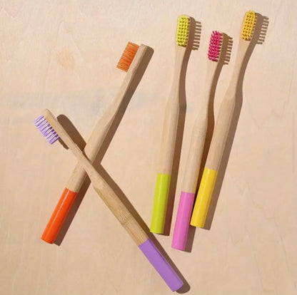 Cepillo de dientes en Bambú - Redondo